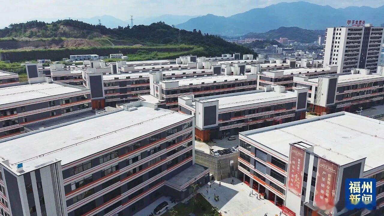 闽侯县的岁金智谷二期福州大健康智造产业园建设进入收尾阶段预计今年10月投用 ​​
