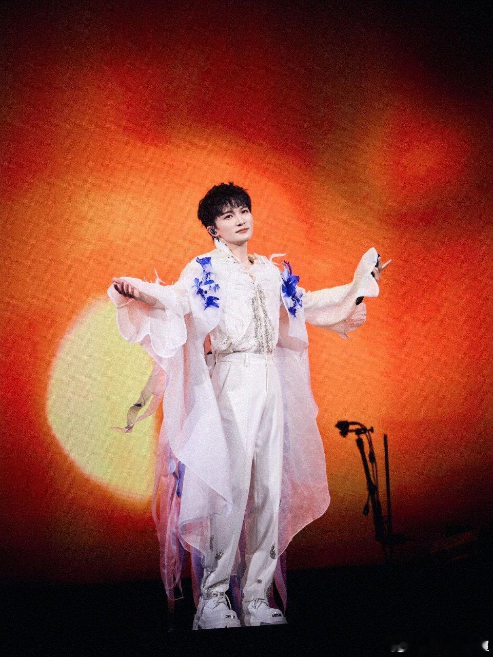 周深吉隆坡加场周深世界巡演吉隆坡站周深吉隆坡站开售即售空，这实力不用多说了吧，没