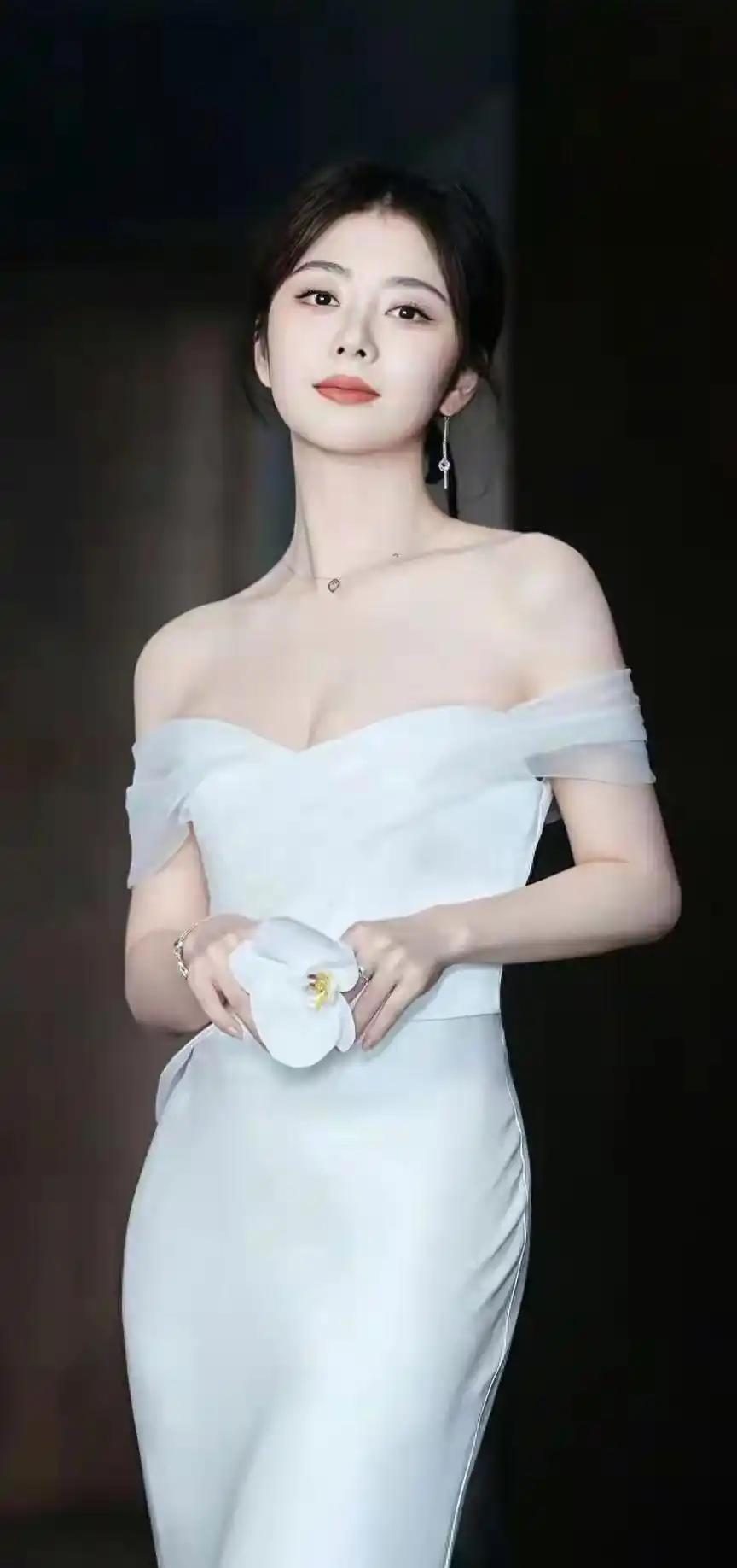 我的今日状态：😁轻松愉快
我这里的天气：☀️晴天