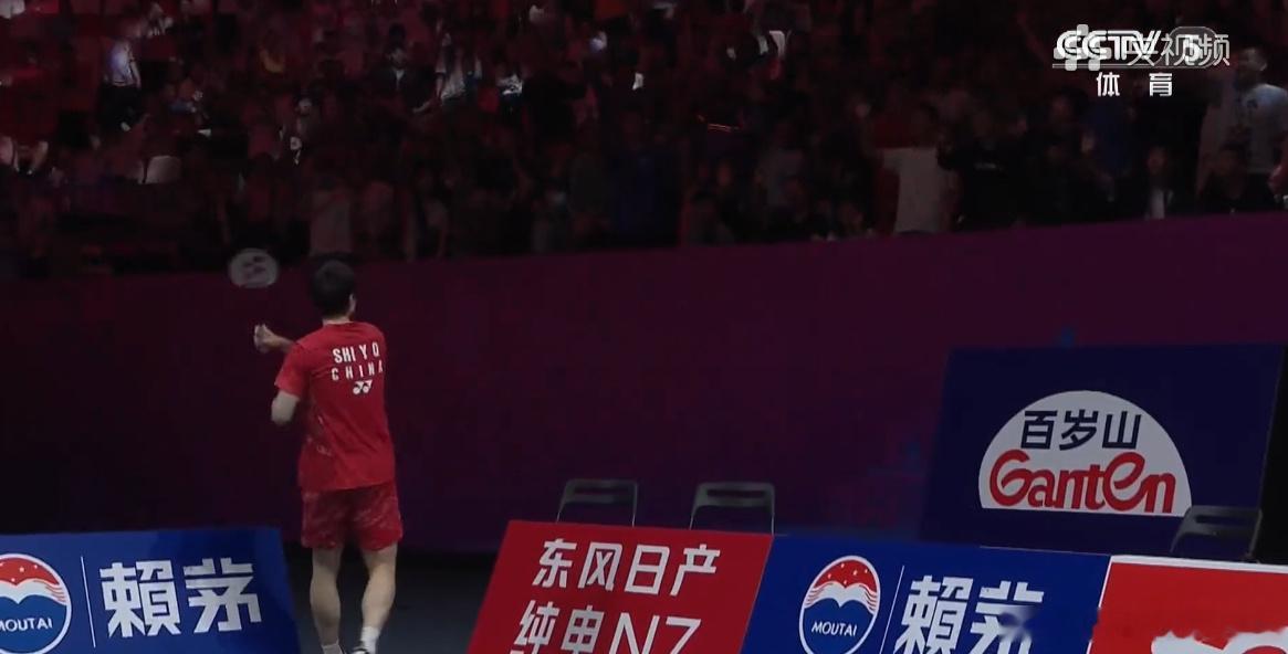 2025苏迪曼杯4-2中国2-0日本石宇奇2-0奈良冈功大（21-8 21-16