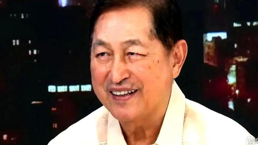 菲律宾前最高法院大法官阿道夫·阿兹库纳明确主张，菲律宾副总统莎拉·杜特尔特弹劾案