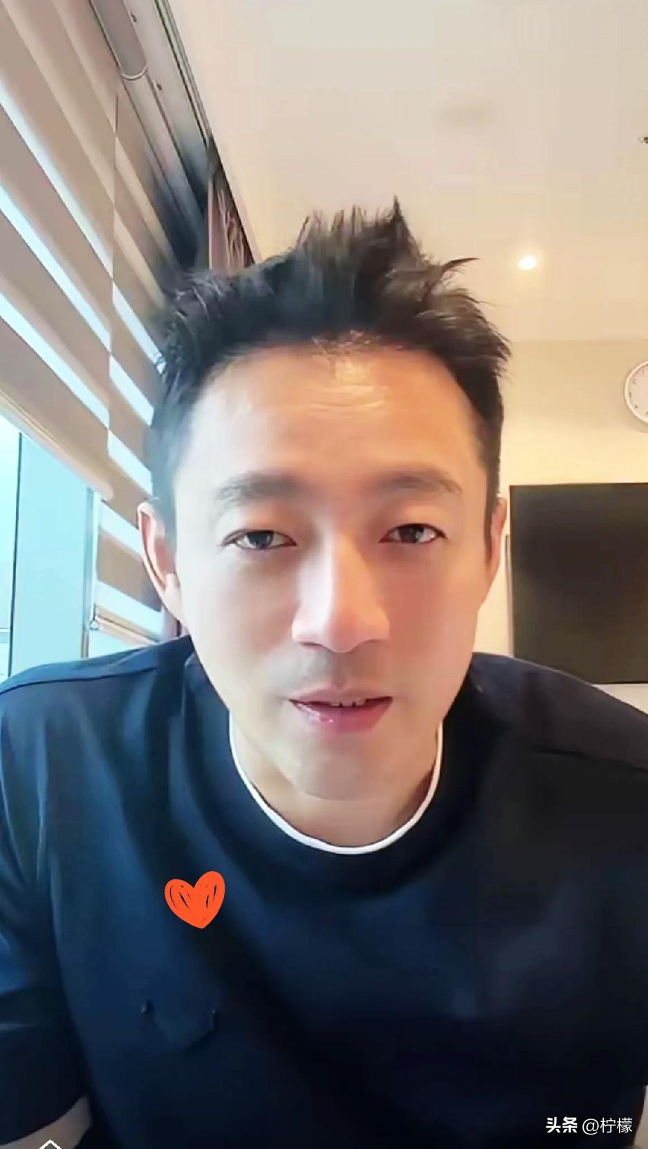 钱你花了，
完事就骂娘。
看不上张兰的做法，看不惯张兰直播，麻六记的鼎盛和流量反