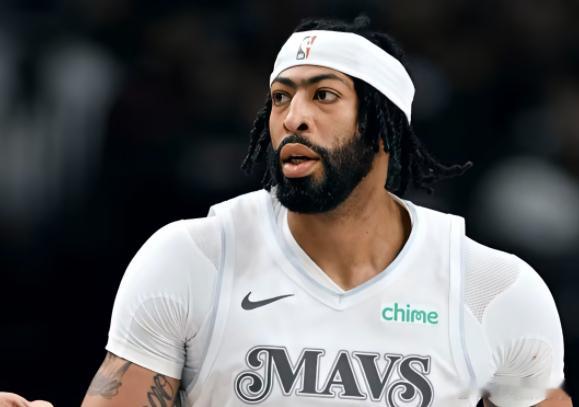 浓眉尴尬了，没有球队愿意接手他！今日，据记者Bontemps的报道，目前联盟各队