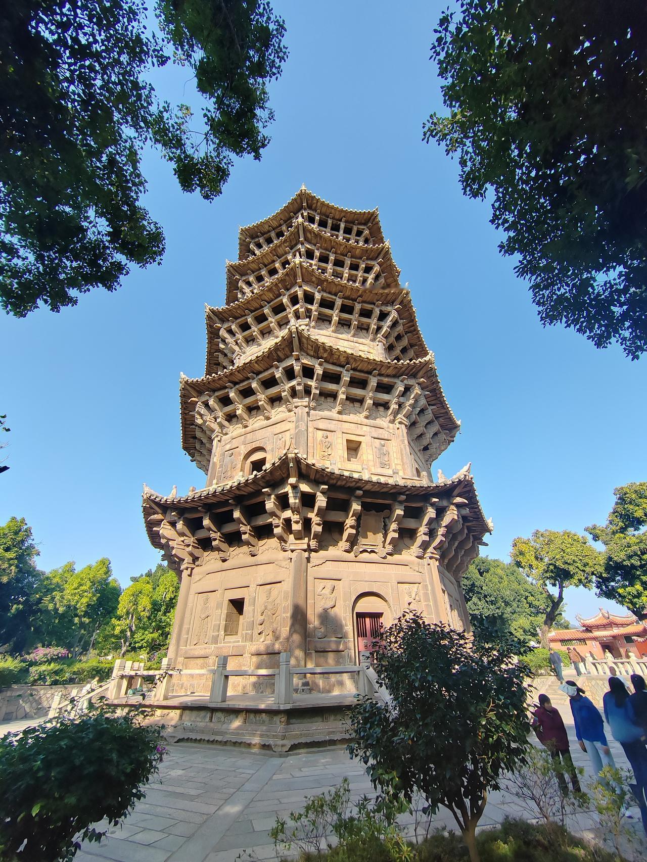 分享一下你随手拍下的照片昨日抵达泉州！没想到泉州竞然是二线城市，古泉州文化厚重，