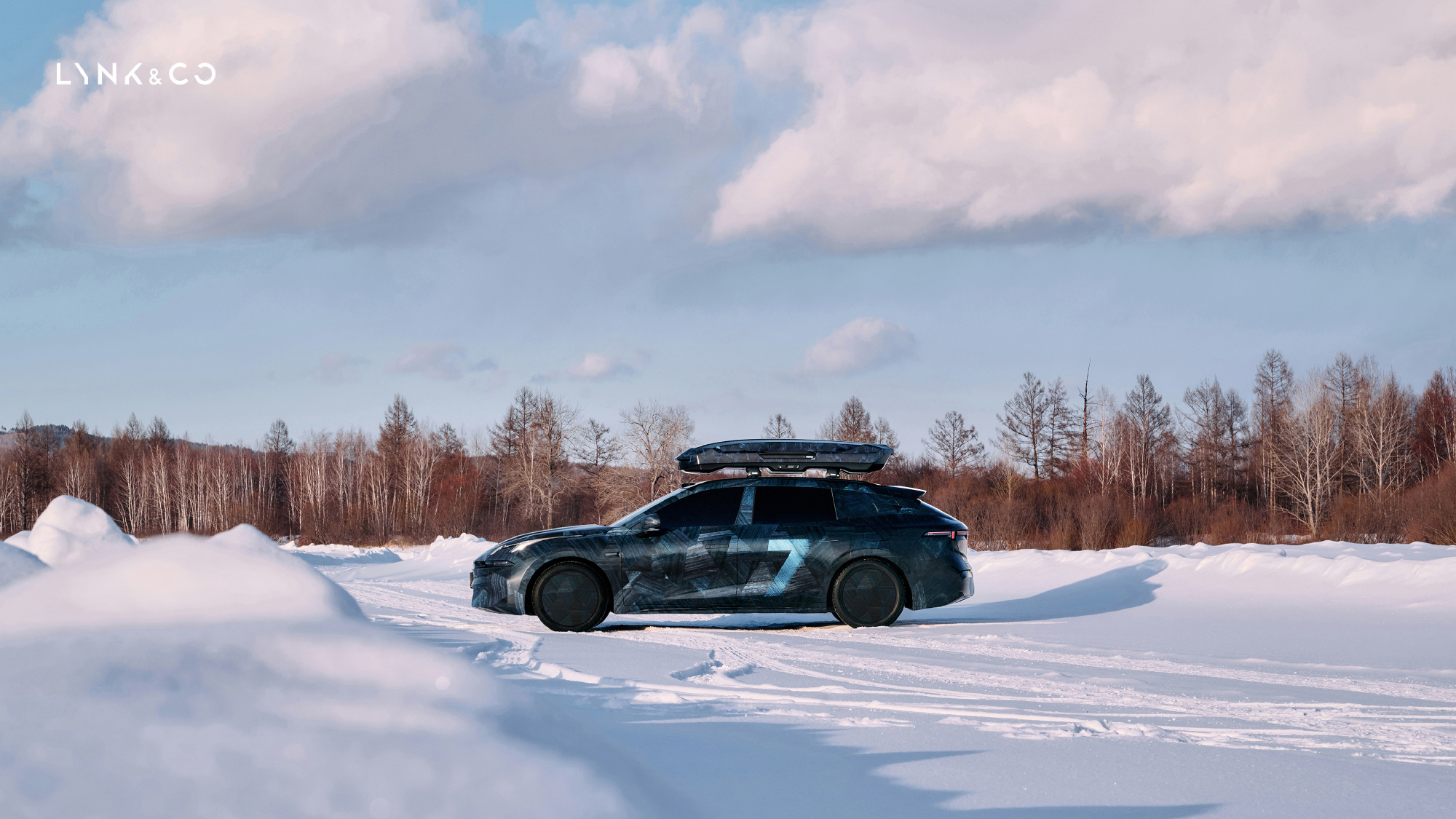 领克07GT伪装图曝光 官方剧透了一大波轻度伪装的“剧照”，姿态造型啥的都还挺好