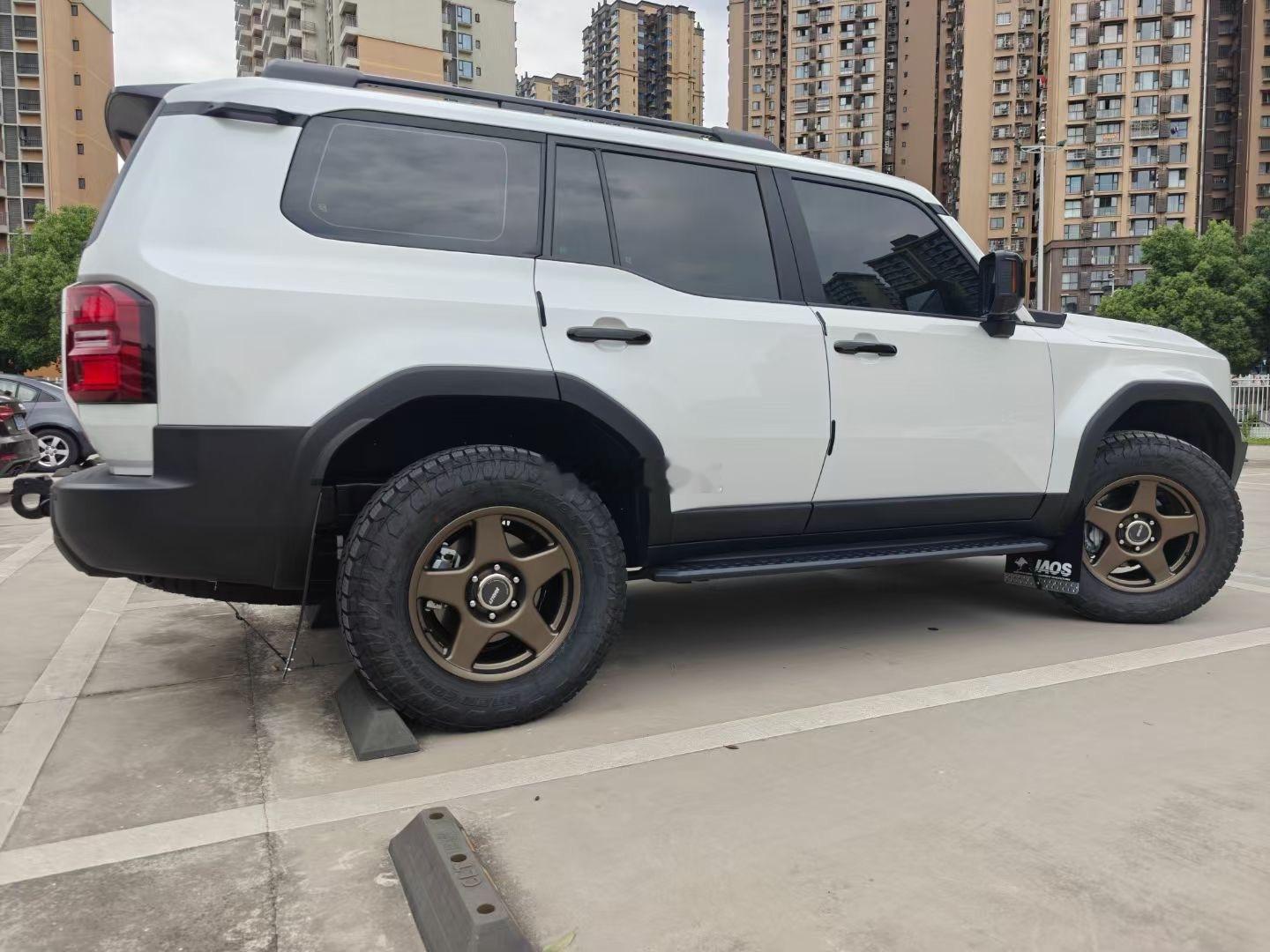 日本4x4 Engineering Service​Bradley V ​18*