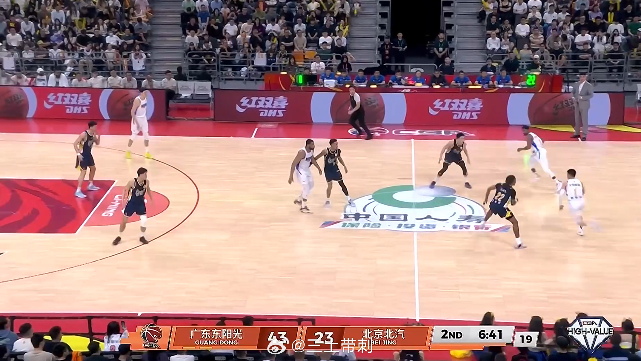 广东男篮vs北京男篮20分了。。。 