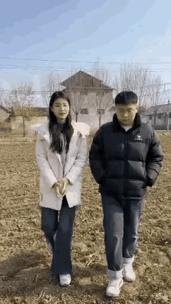 小伙子确实太腼腆了，这样出来相亲八成成不了[捂脸]