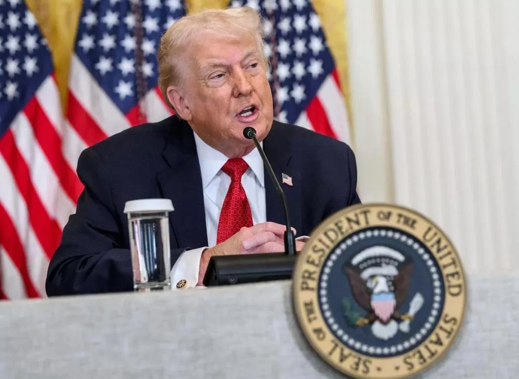 美国总统老特说他请求俄罗斯总统普京不要在一周内对乌克兰首都基辅和其他乌克兰城市进