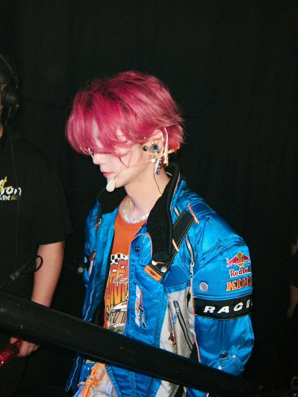 邓超 给小鹿的 邓超：只要是给小鹿的，我都给你妥妥收好！这照顾也太到位了 