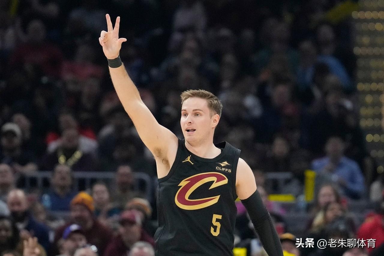 搞不懂骑士队为什么一直让梅里尔和迪恩韦德一起首发？
阿伦受伤打不了，让迪恩韦德首