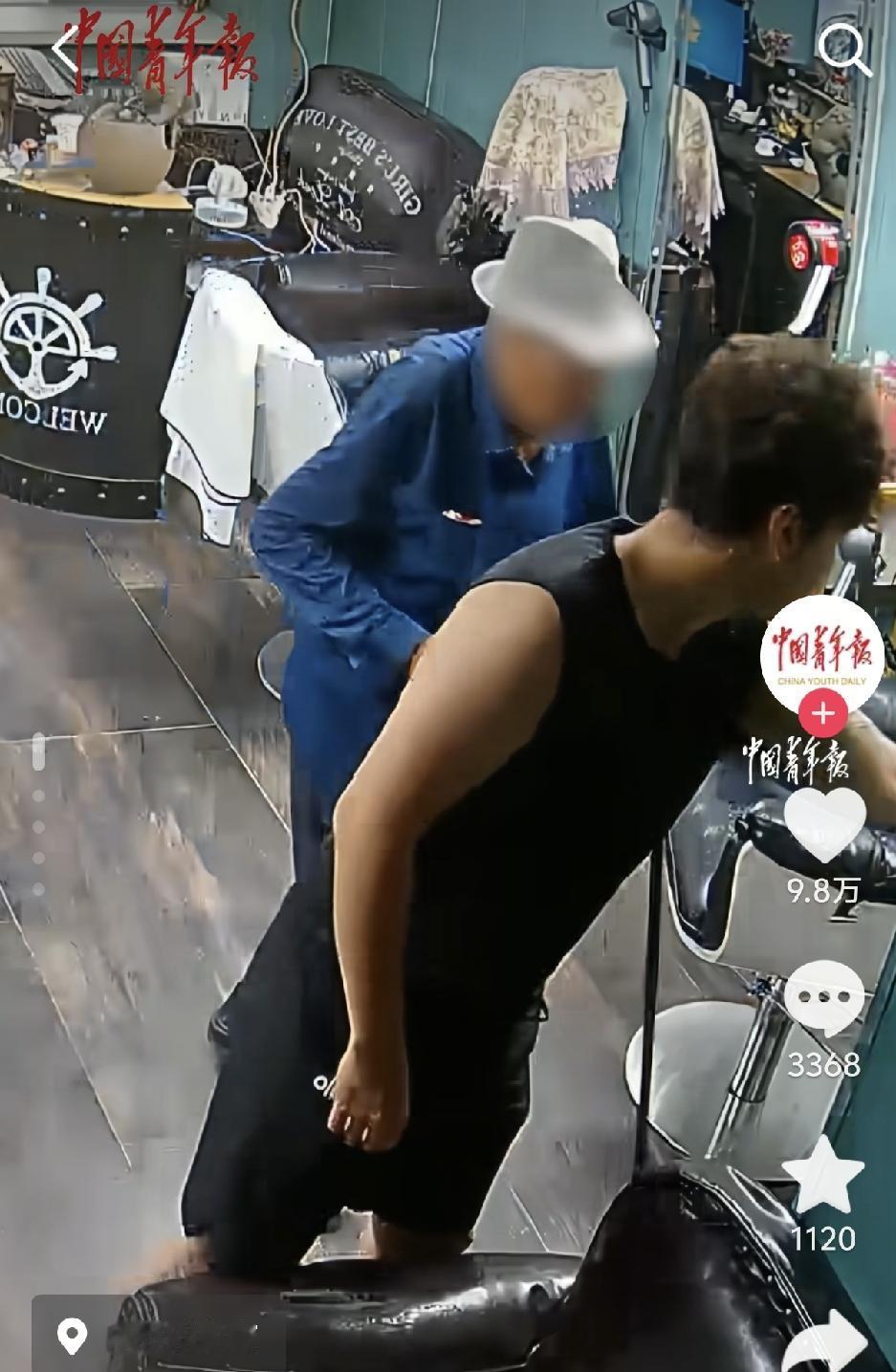 “对不起我老了”，一句话让无数人破防

8月4日清晨，哈尔滨一家理发店刚开门。一