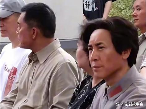 《伟大的长征》九个月的拍摄周期，于和伟白天拍戏，晚上回看白天拍的片段，反复琢磨。