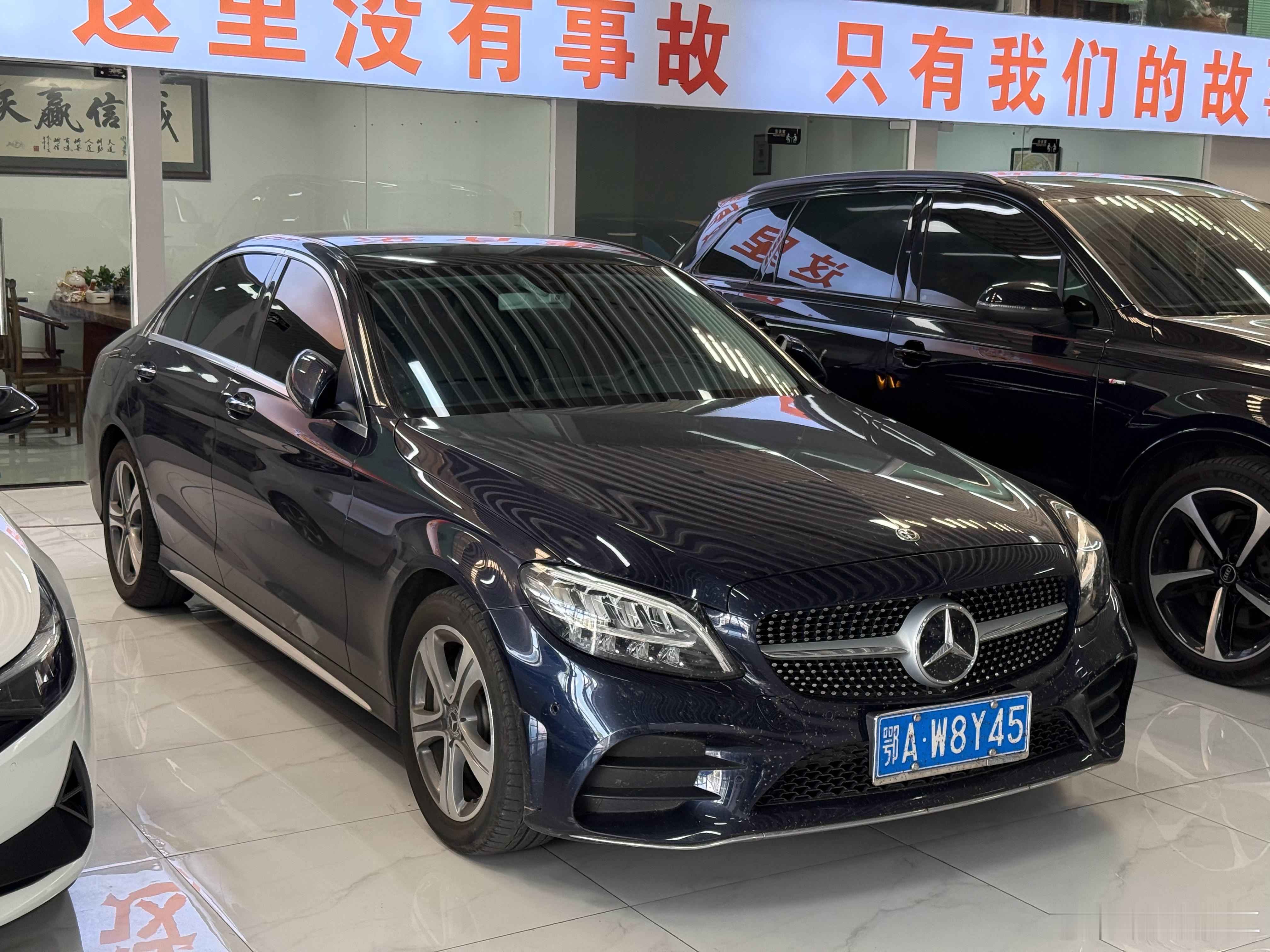 继续买入2019款 奔驰C260L运动版2019年3月上牌 7.3万公里铁件原漆