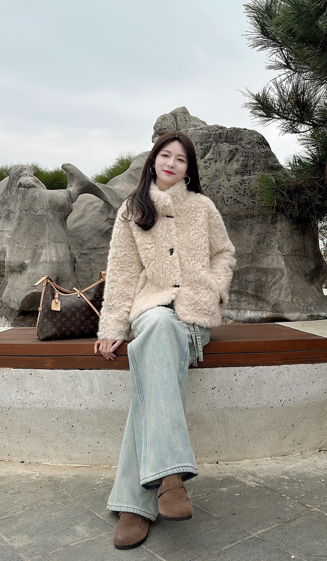 生活没有比较，每个人的路不同，守好自己的节奏，过好自己的生活，让喜欢的事情成为生