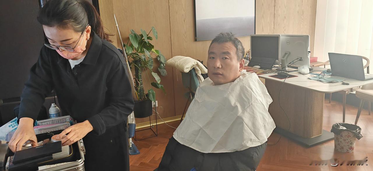 偶遇了一位头条大V
今天拍个微剧