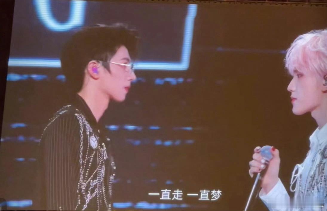 朱志鑫苏新皓我一定会为你转身 简短话语承载满满深情，两个人相互救赎彼此支撑，认定