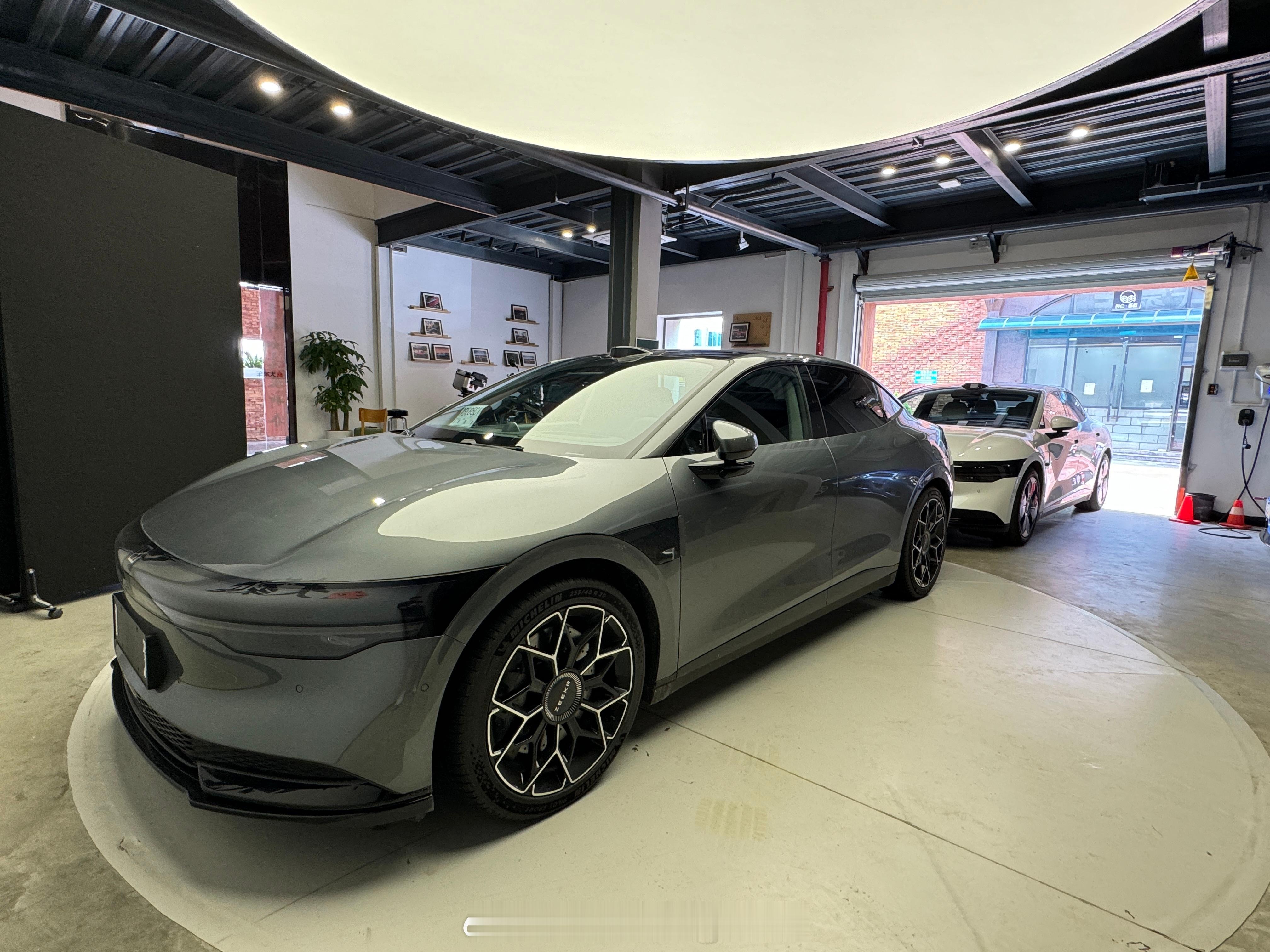 007的几组硬件选装，你们怎么选：要舒服，要续航，要经济性（选19寸米其林）；还