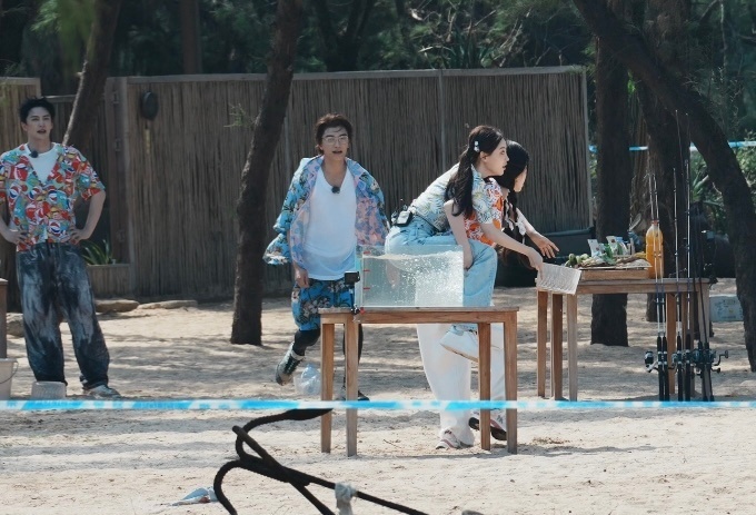 大力女子虞书欣啊啊啊啊啊啊啊啊 