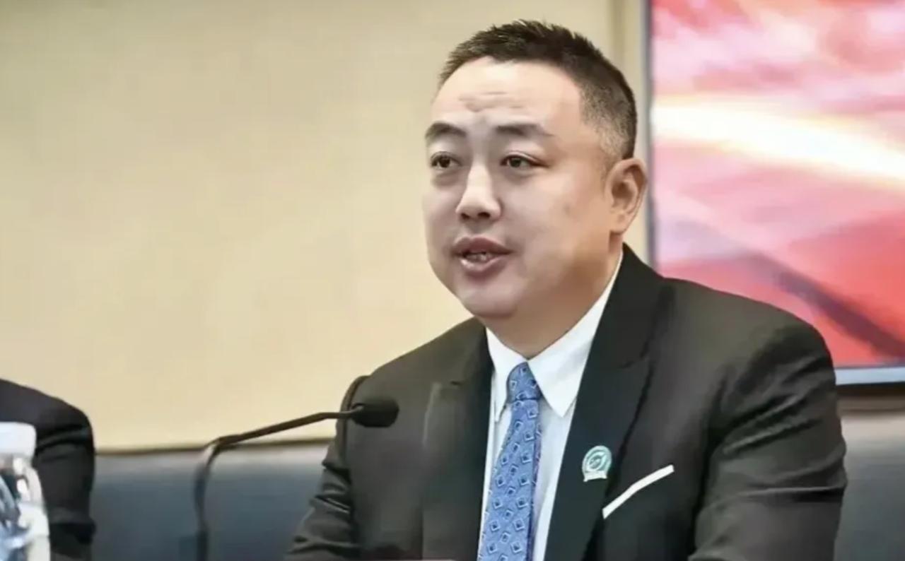 国乒这回真是重磅出击了——大换血！7位选手纷纷告别，这重磅炸弹可是闹得圈内圈外议