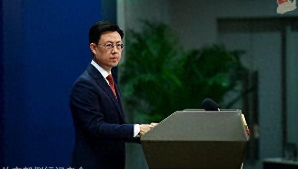 针对马斯克有关人工智能竞争的相关言论，中方在外交部记者会上作出回应，强调全球合作