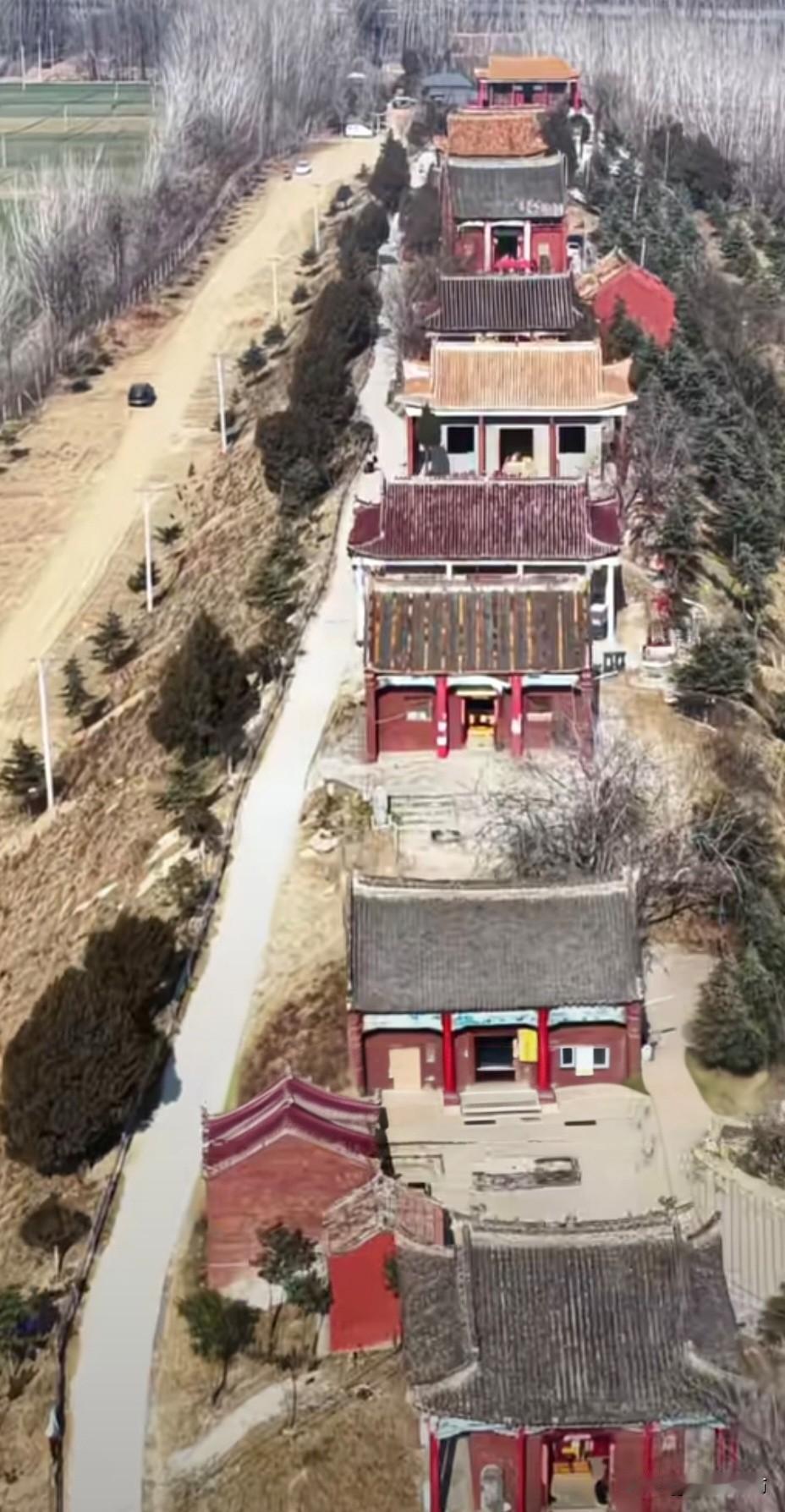 上联：上海不在海上；下联：邀你答下山直奔山下[大笑][大笑]