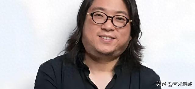 六年级还在背《出师表》，托福首考92分，画笔常年沾着颜料。
这不是什么天才养成记