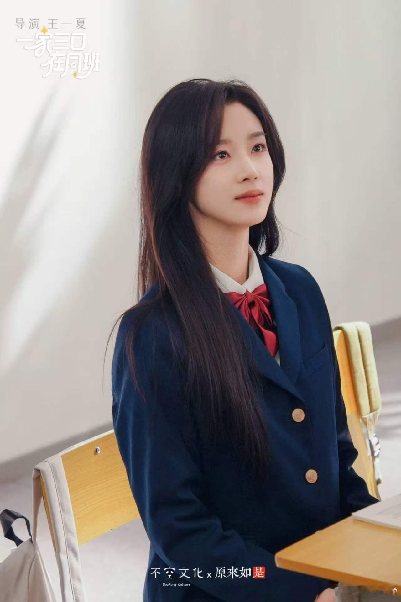 短剧拍出韩剧学校系列那味儿了 双男主演技在线，把那种青春期特有的别扭演得很真实。