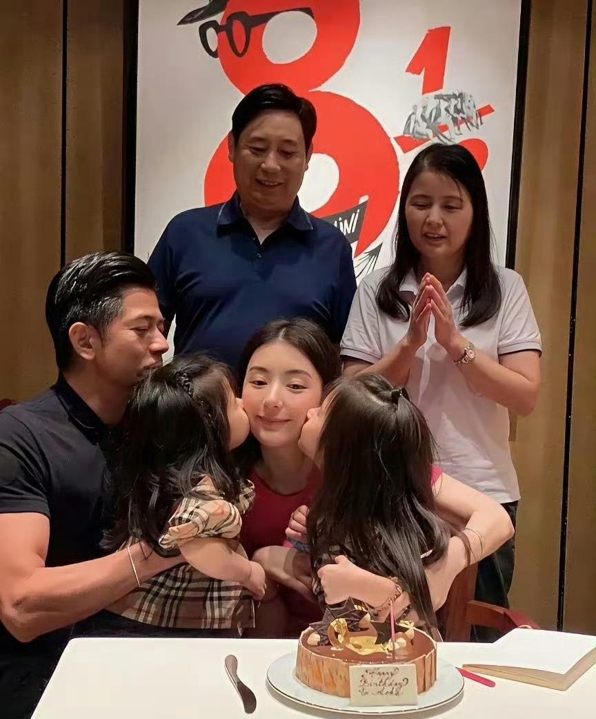 现在网友真的太损了，调侃郭富城方媛一家人去景区只需要买方媛一个人的票就行了。
