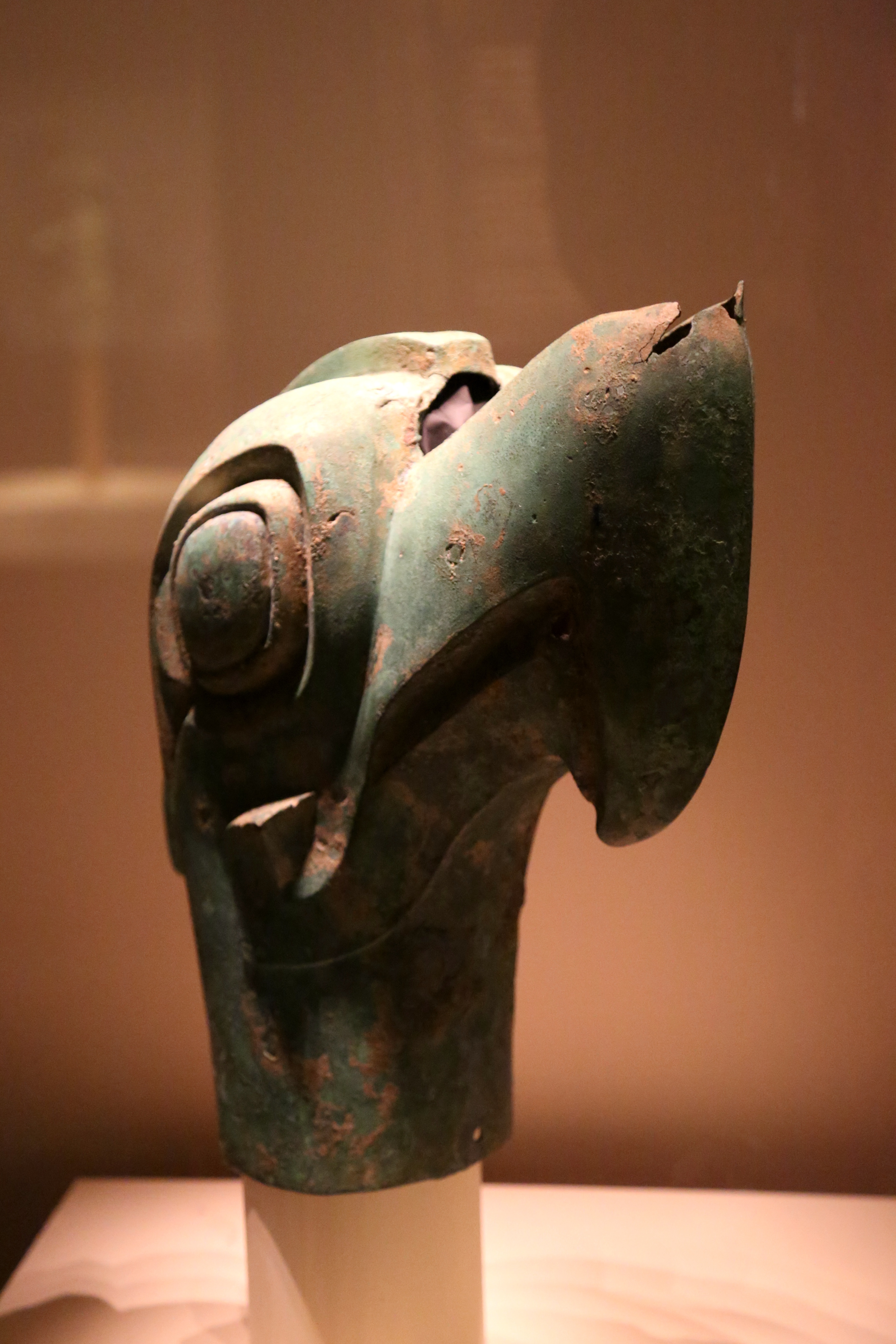 每天一件青铜器 四川广汉三星堆博物馆藏1986年三星堆遗址2号坑出土的高达40c