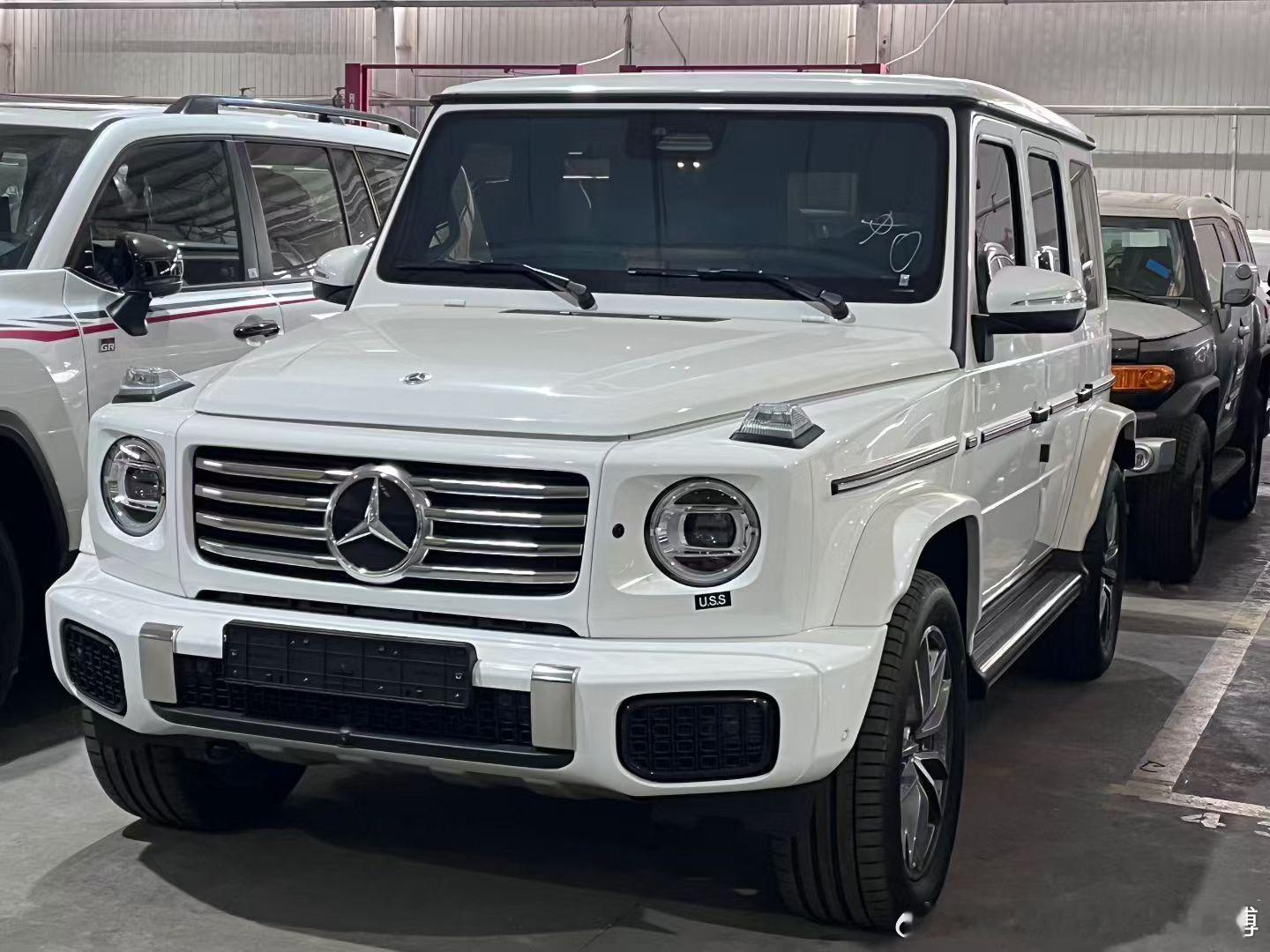 152万，裸车价，韩版G450d，带400多公里数非库存车，白外咖内，现货随时可