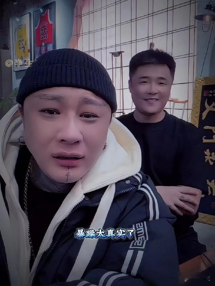 笑到拍桌！这哪是寺庙敲木鱼的方丈啊！是快手直播圈的网红方丈啊大哥！
没文化硬蹭