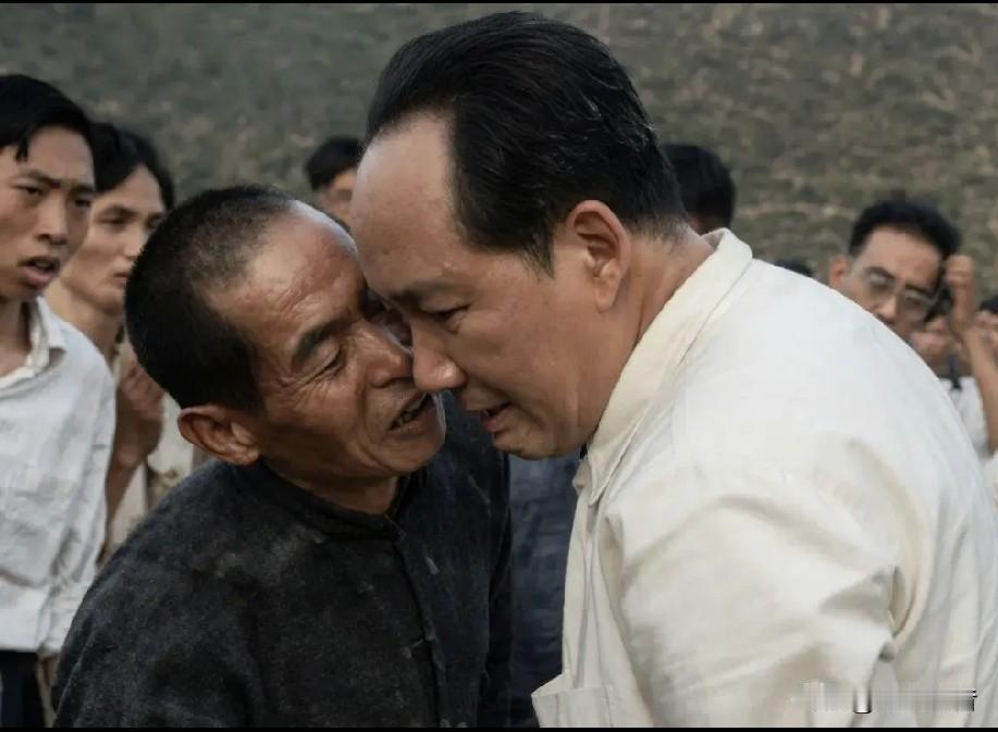 毛泽东主席和家乡人民在一起的珍贵图片。

1959年6月25日，毛泽东主席回到了