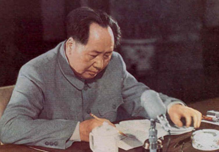 齐白石高足李苦禅酒后致信毛主席，说蒋介石不管自己，于是请求毛主席帮助吗？
193