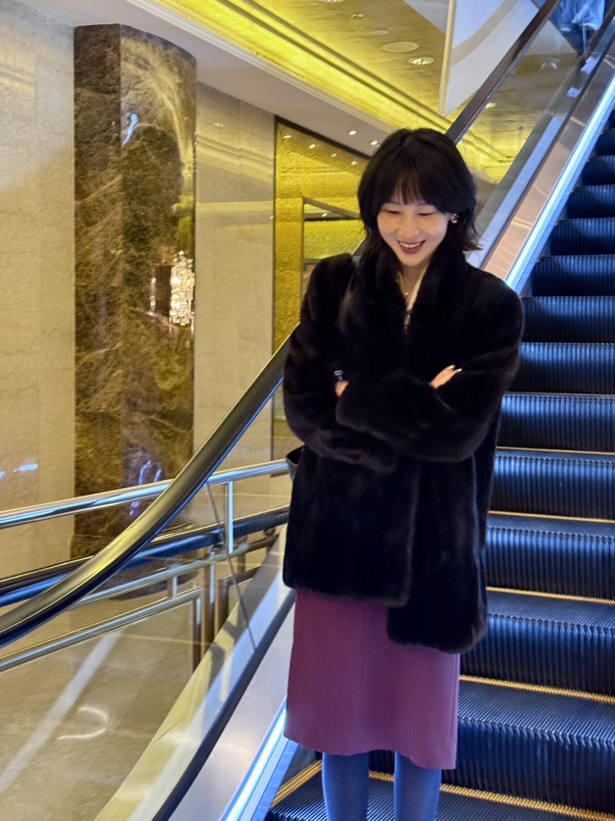 “新一年成为很会赚钱，闪闪发光的女性”