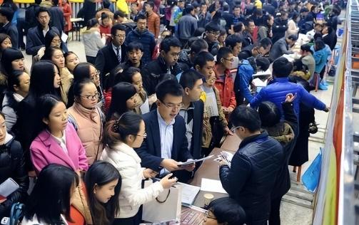 人口大迁徙趋势已定！未来超一半中国人，或将疯狂涌入这3大核心区！
很多人还以为大