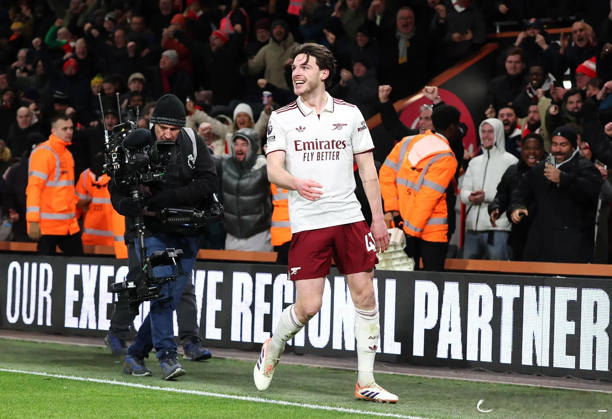 英超第20轮，伯恩茅斯主场2-3不敌阿森纳。下面是双方的本场数据（伯恩茅斯列前）