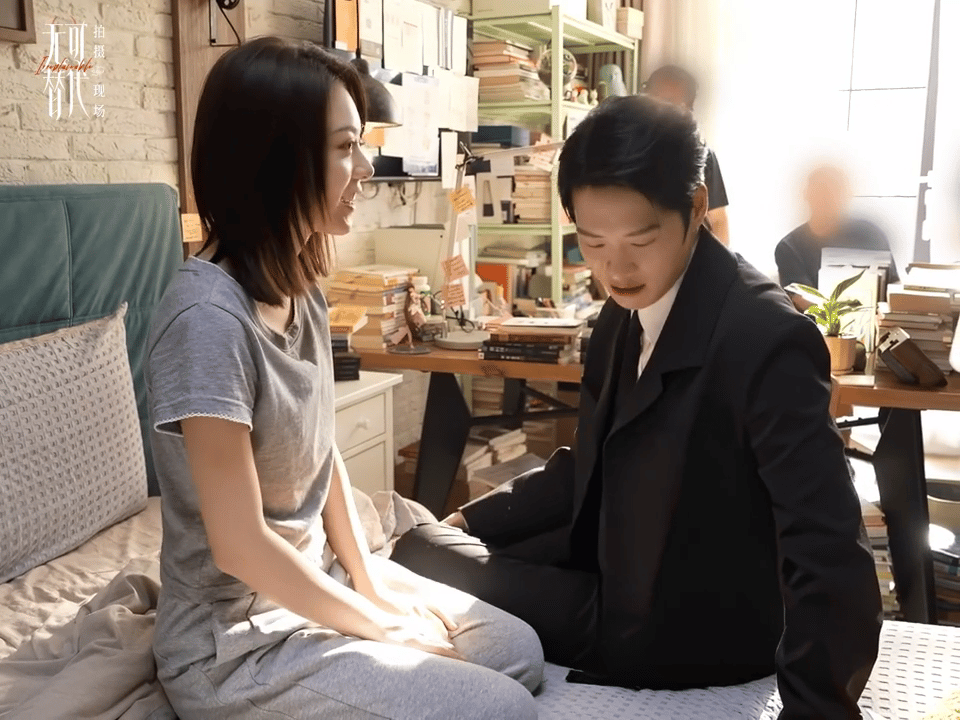 赵今麦番茄炒蛋后迎来了月色真美赵今麦片场研究告白戏番茄炒蛋名场面还没走出来，月色