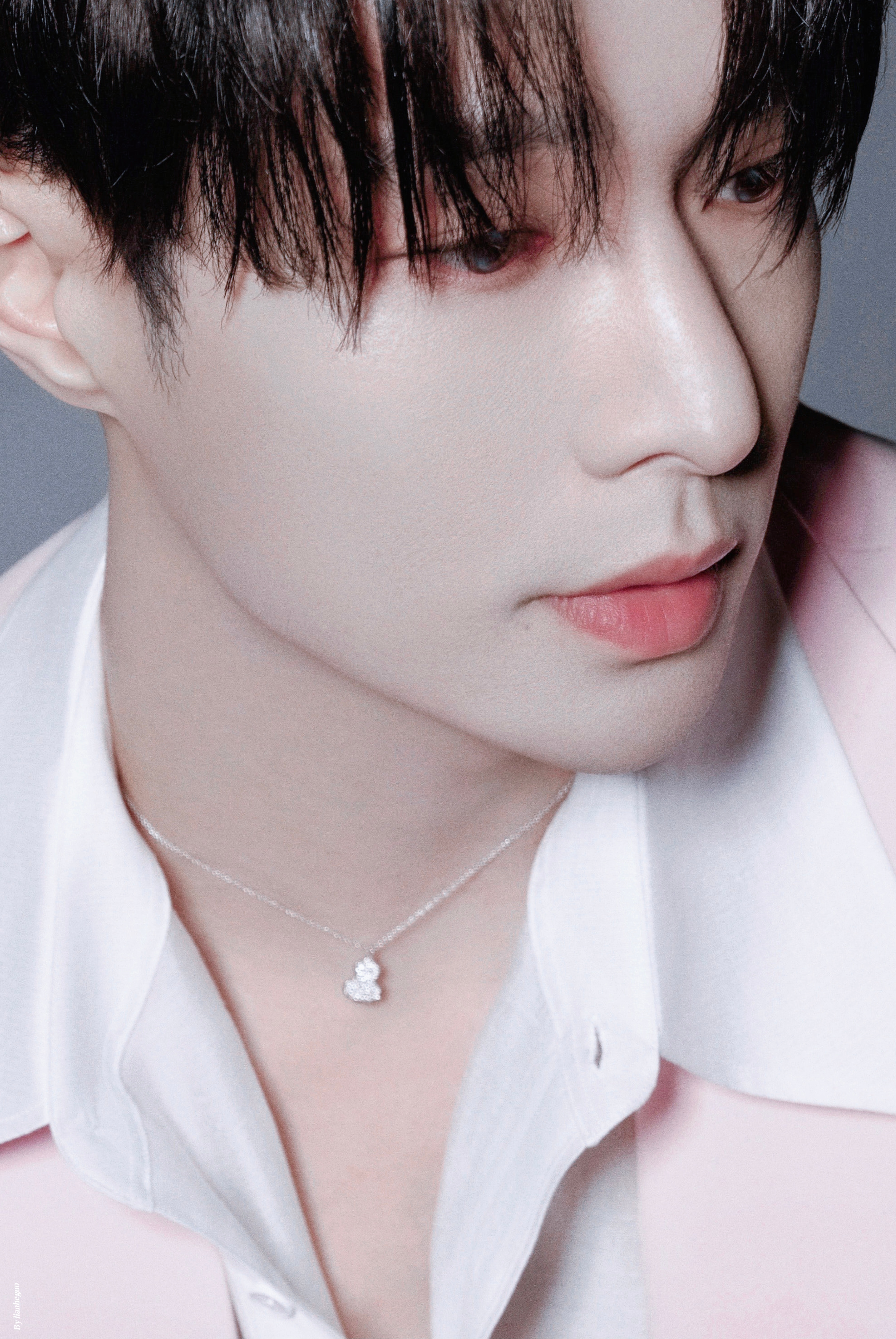 张艺兴一船撞进北京跨晚新年快乐宝宝张艺兴时装男士十二月刊封面原创音乐制作人张艺兴