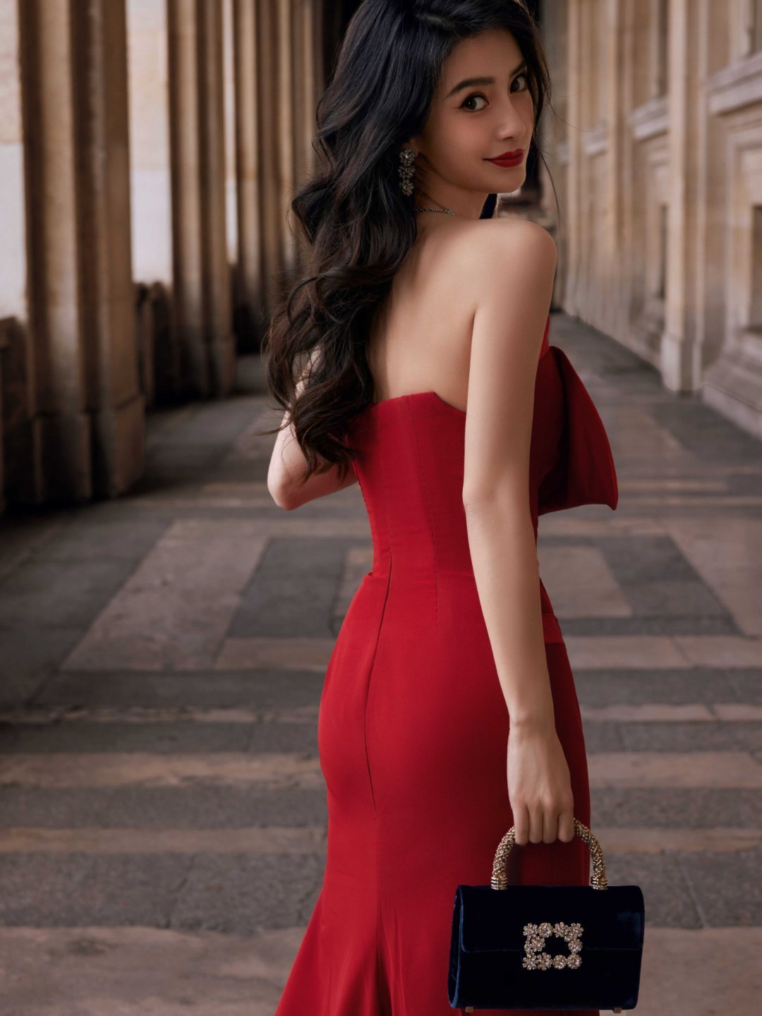angelababy angelababy 你和快乐一样值得我去奔赴，因为有特别