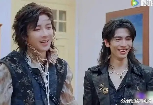 张凌赫和刘宇宁同框都能被秒了，牛牛快管理一下自己的表情包吧 