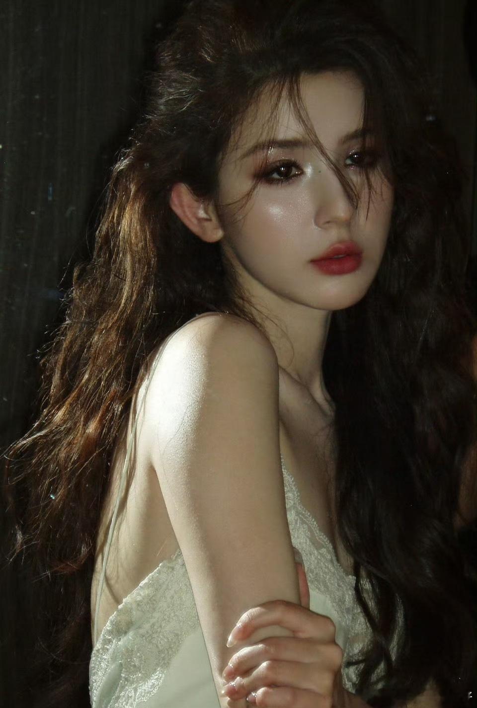 娱乐[超话]哈妮克孜糖炒栗子塑哈妮克孜这个美萌 ​​​