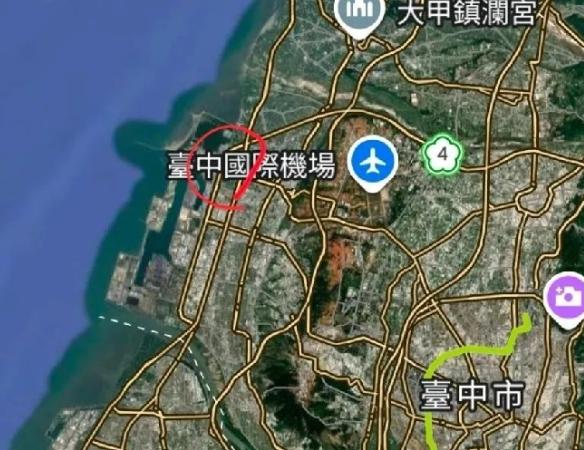 台湾网友因为不满“台中国际机场”，里面有“中国”二字，发网上控诉，就应该删掉、改