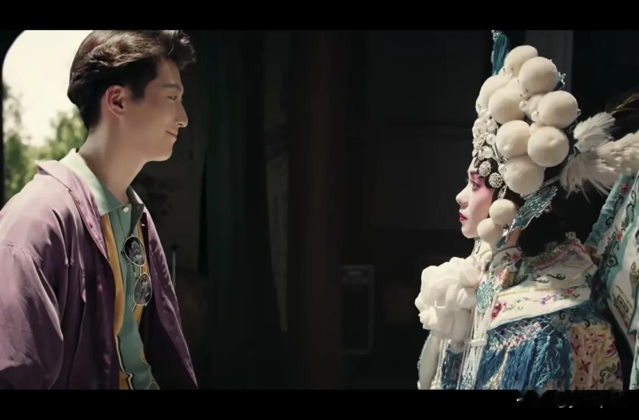 忆秦娥这辈子压根就没爱过刘红兵。她嫁给那个人，不是因为动心了，是因为被剧团里那帮