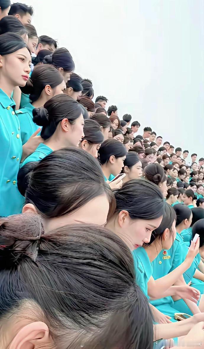 这样的学校，估计没几个单身男生吧？ 