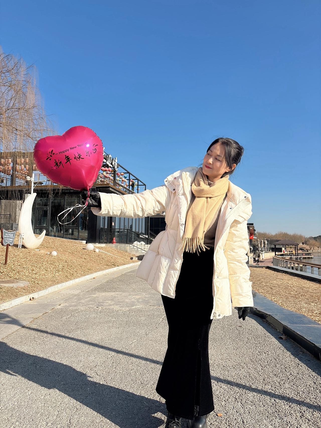 晒太阳，过新年！
去岁千般皆如意，今年万事定称心！
 2026顺顺顺顺顺！！！