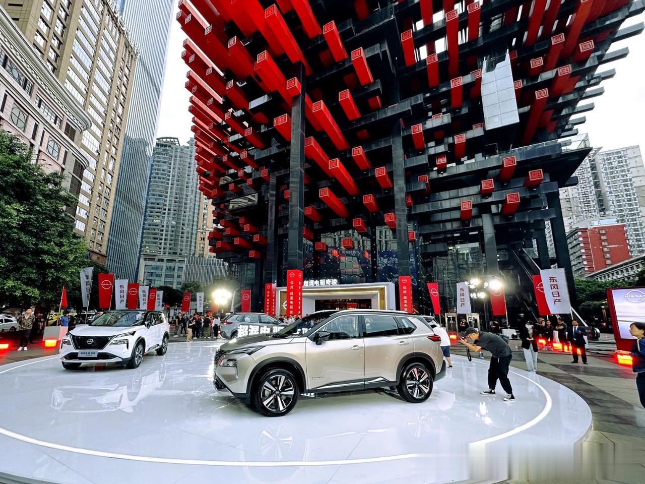 东风日产奇骏e-Power超混电驱版今日在重庆上市，售价18.99-19.99万