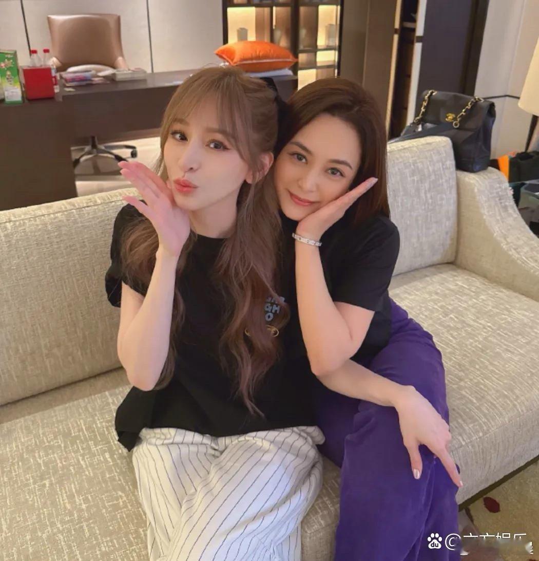 阿娇成功瘦身！和王心凌同框，这画面简直是视觉盛宴～ ​​​