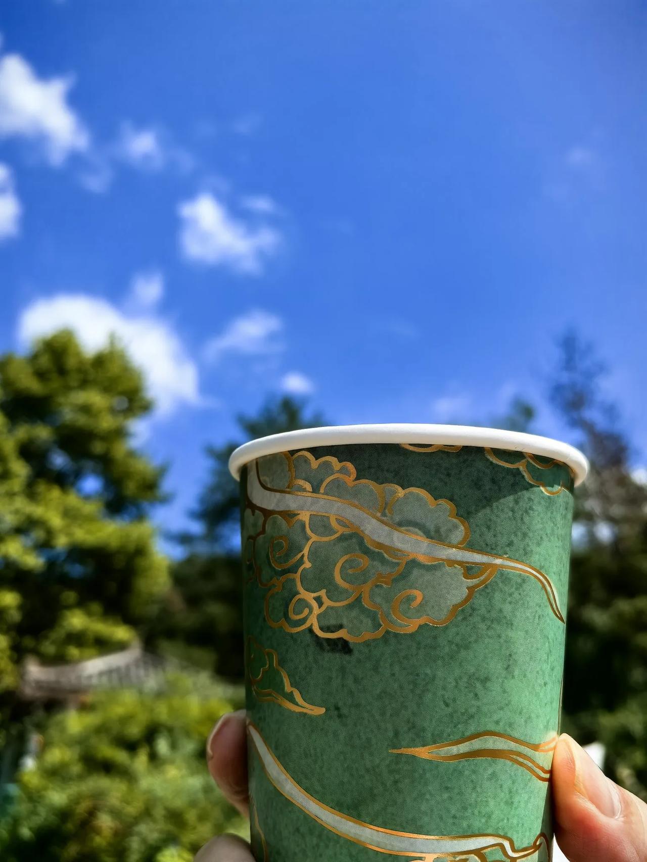 《红楼梦》从神话的角度，唯一神化的三个人就是：贾宝玉、林黛玉、秦可卿。