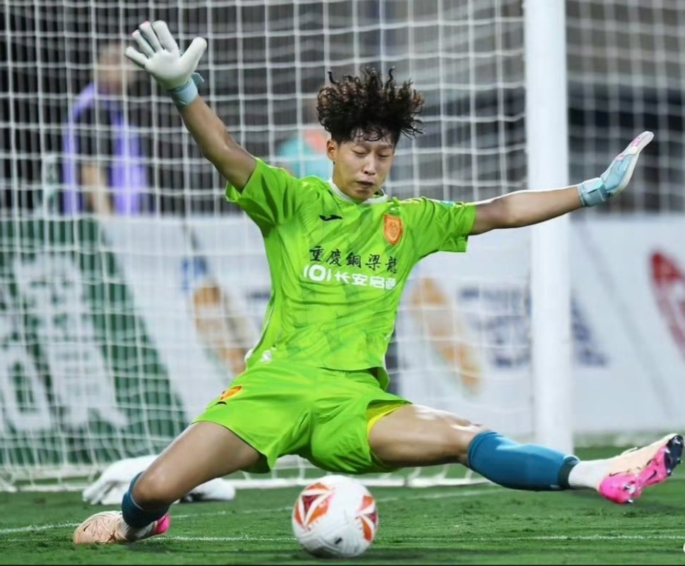 【今球讲】中超中超联赛天津津门虎0比0重庆铜梁龙天津津门虎姚浩洋第一扑，确切的说